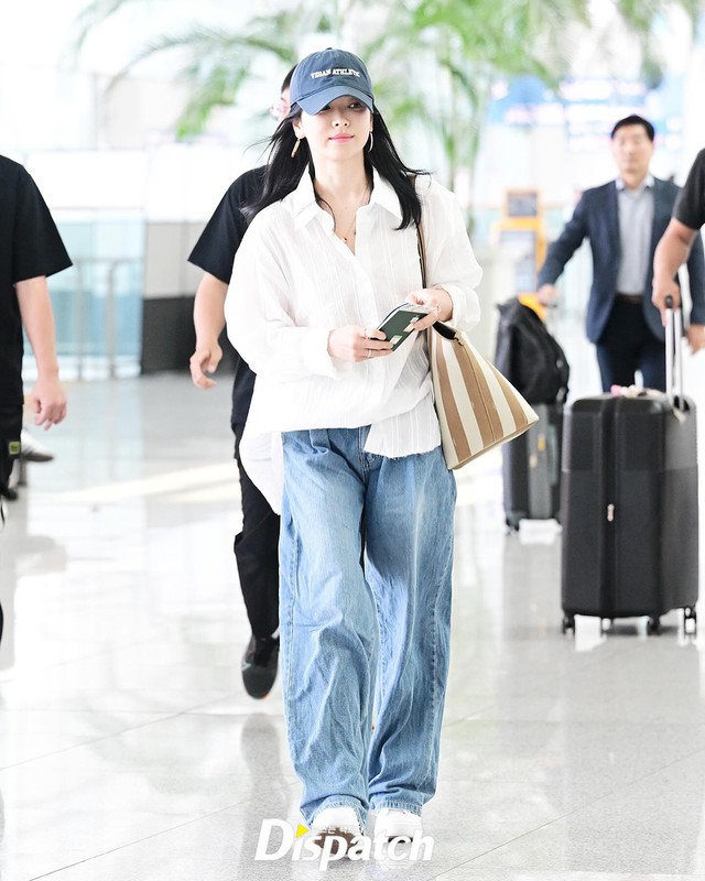 Mặc quần jeans theo phong cách tối giản: Song Hye Kyo chính là 