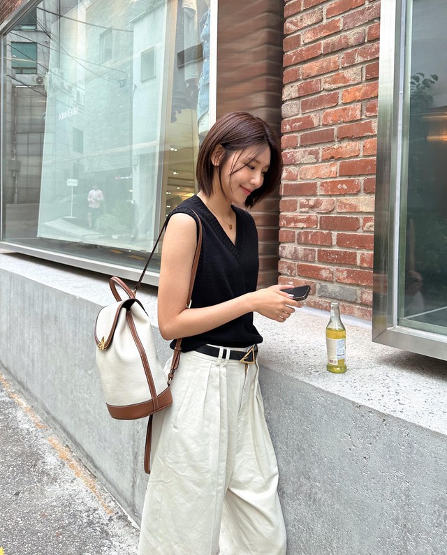 Thời trang U40 của Sooyoung: Bí quyết giúp Phụ nữ đẹp hơn qua từng set đồ - Ảnh 4. Thời trang U40 của Sooyoung: Bí quyết giúp Phụ nữ đẹp hơn qua từng set đồ - Ảnh 4.