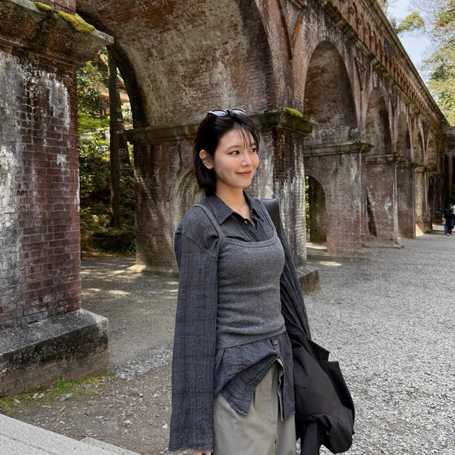 Thời trang U40 của Sooyoung: Bí quyết giúp Phụ nữ đẹp hơn qua từng set đồ - Ảnh 9. Thời trang U40 của Sooyoung: Bí quyết giúp Phụ nữ đẹp hơn qua từng set đồ - Ảnh 9.