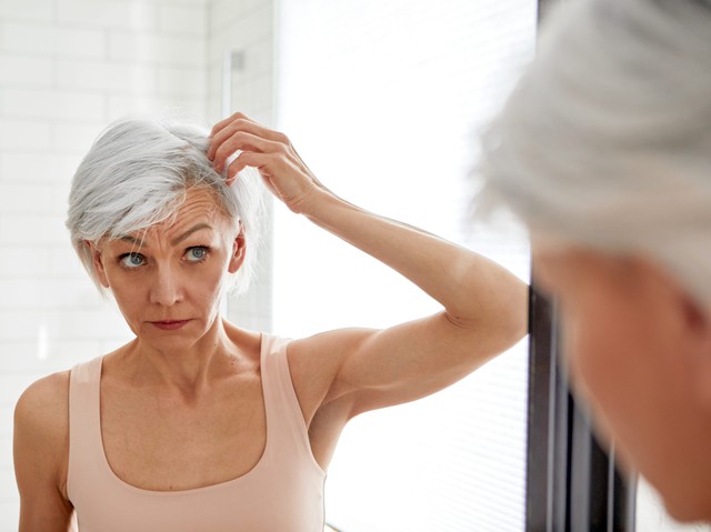 Cứ đổ lỗi cho stress, ai ngờ nguyên nhân mệt mỏi, da xấu, tóc rụng là do thiếu dưỡng chất này: 8 dấu hiệu phụ nữ rất dễ gặp - Ảnh 3.