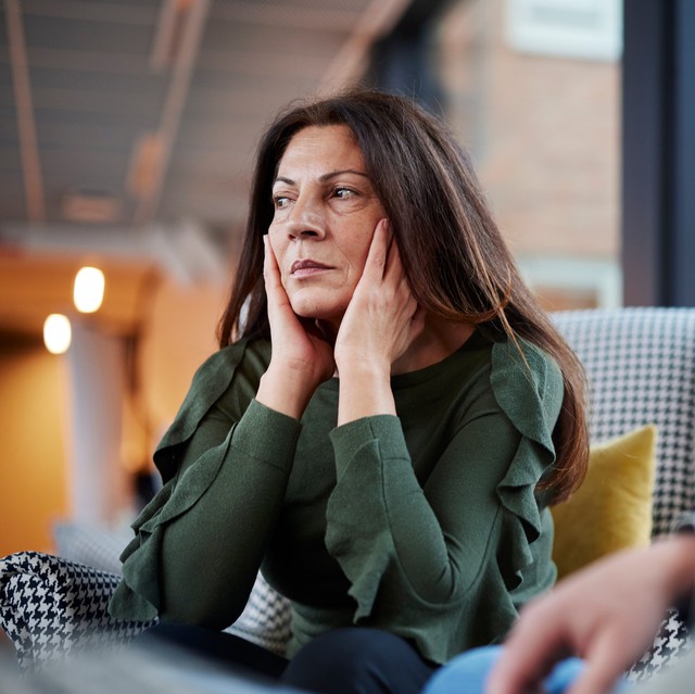 Cứ đổ lỗi cho stress, ai ngờ nguyên nhân mệt mỏi, da xấu, tóc rụng là do thiếu dưỡng chất này: 8 dấu hiệu phụ nữ rất dễ gặp - Ảnh 8.