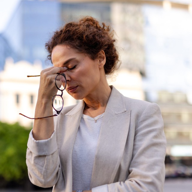 Cứ đổ lỗi cho stress, ai ngờ nguyên nhân mệt mỏi, da xấu, tóc rụng là do thiếu dưỡng chất này: 8 dấu hiệu phụ nữ rất dễ gặp - Ảnh 6.