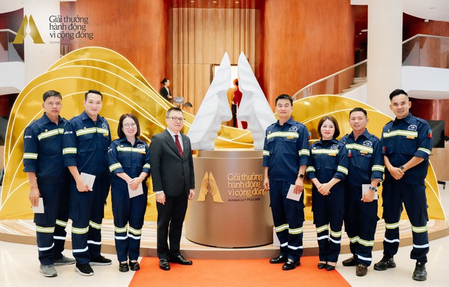 Nh&acirc;m Quang Văn - Tổng đội trưởng Đội cứu hộ cứu nạn 116: 