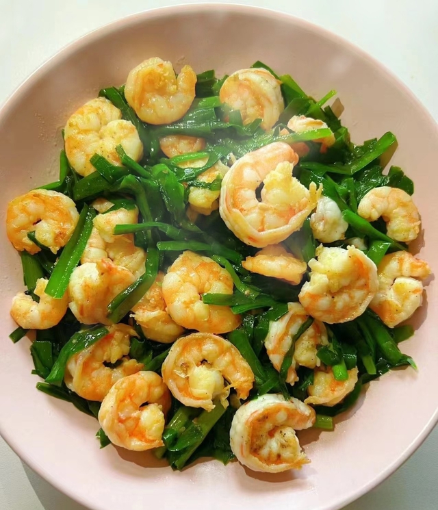 Thịt d&ecirc; hầm củ cải ấm &aacute;p ng&agrave;y đ&ocirc;ng gi&uacute;p kh&iacute; huyết lưu th&ocirc;ng v&agrave; da dẻ hồng h&agrave;o - Ảnh 2.