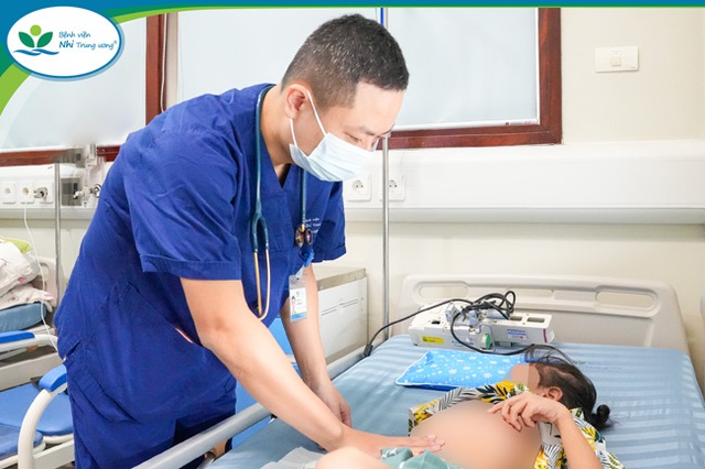 Nhiễm cúm A, bé gái 6 tuổi ở Hà Nội gặp hàng loạt biến chứng nặng - Ảnh 2.