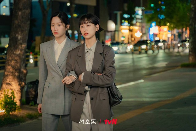 4 Nữ ch&iacute;nh phim H&agrave;n 2025 mặc đẹp , phong c&aacute;ch thời trang đ&aacute;ng ngưỡng mộ - Ảnh 21.