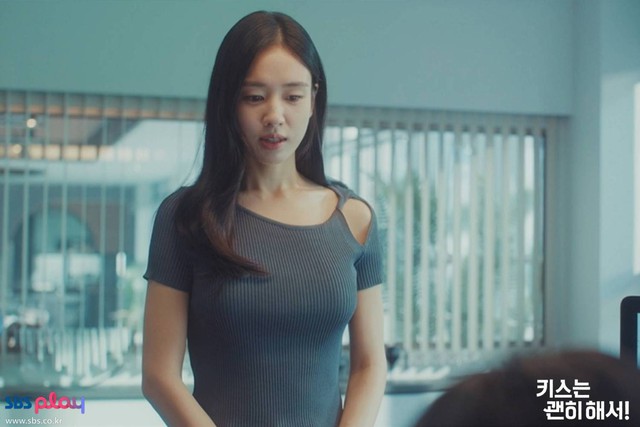 4 Nữ ch&iacute;nh phim H&agrave;n 2025 mặc đẹp , phong c&aacute;ch thời trang đ&aacute;ng ngưỡng mộ - Ảnh 4.