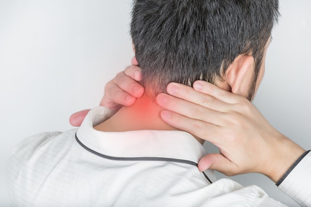 Khi cơ thể phát ra 4 tín hiệu này, rất có thể cột sống cổ đang 
