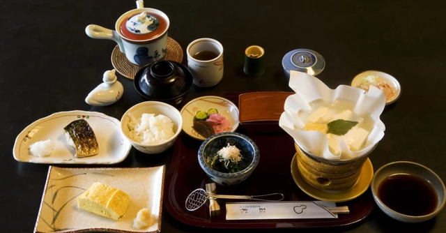 Th&oacute;i quen ăn trưa của người Nhật gi&uacute;p trường thọ - Ảnh 2.