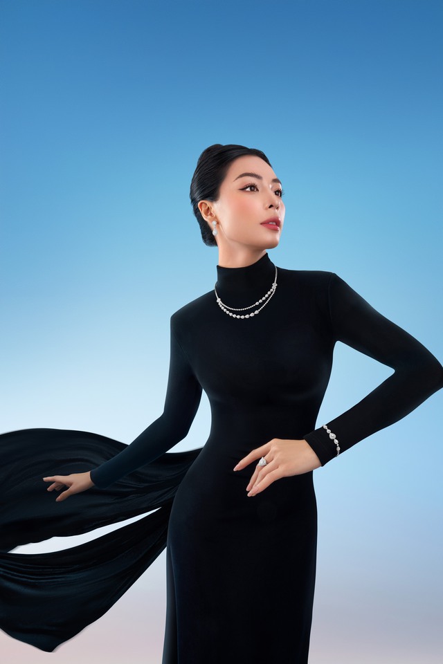 3 thiết kế trang sức kim cương c&ugrave;ng ph&aacute;i đẹp toả s&aacute;ng rực rỡ m&ugrave;a lễ hội - Ảnh 4.