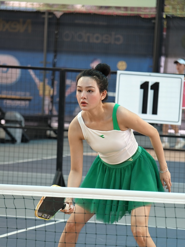 Hiền Hồ xuất hiện tại giải pickleball THE WARRIORS CHAMPIONSHIP MLP, ngoại hình gây chú ý - Ảnh 1.