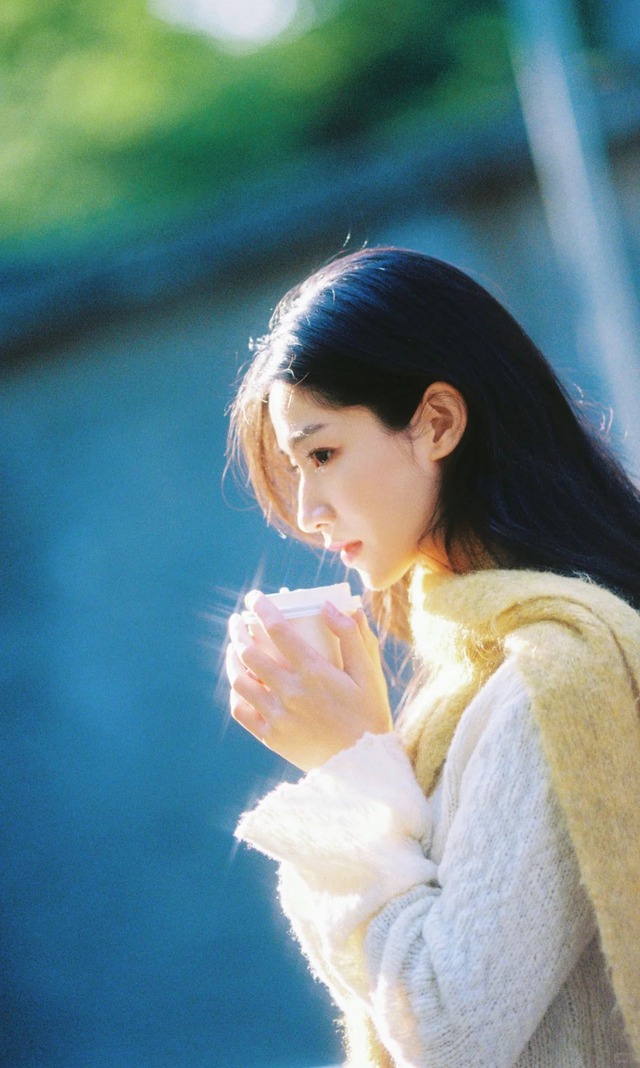 Tháng Chạp, đừng than nghèo kể khổ: Càng kêu ca càng mất lộc, hãy nói thường xuyên 3 câu này để "kích hoạt" vận may - Ảnh 2.