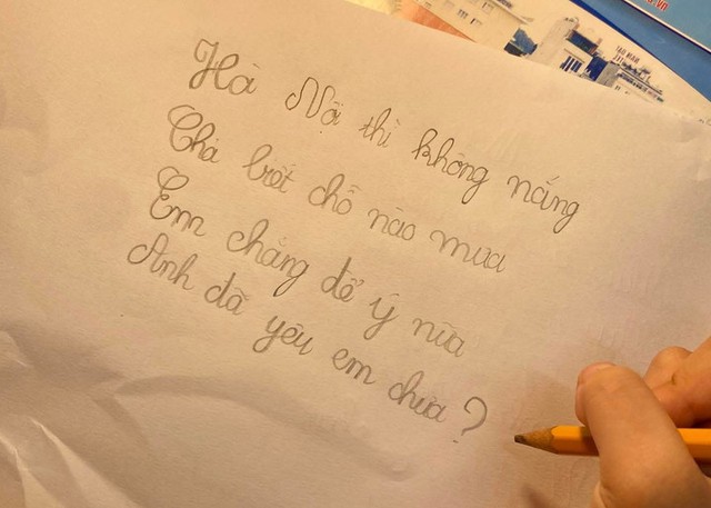 B&agrave;i thơ 'về thời tiết' của học sinh lớp 2 g&acirc;y sốt v&igrave; giống hệt lời tỏ t&igrave;nh - Ảnh 1.