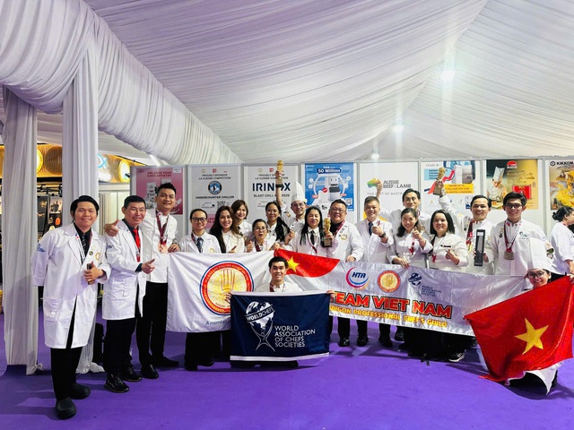 Đầu bếp Minh Nh&iacute; v&agrave; 10 năm kh&aacute;t vọng đưa ẩm thực Việt ra thế giới - Ảnh 1.