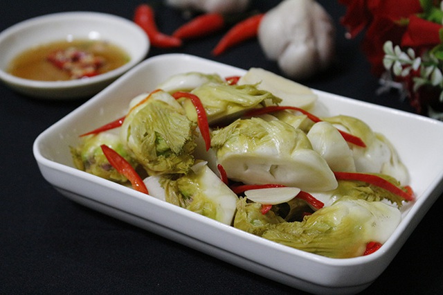 Đắt cũng phải mua: Loại rau &ldquo;v&agrave;ng&rdquo; gi&uacute;p ruột khỏe, giải độc, kh&aacute;ng vi&ecirc;m, đang v&agrave;o m&ugrave;a ngon nhất năm - Ảnh 2.