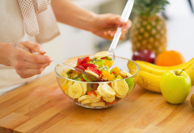 Sau m&atilde;n kinh, t&ocirc;i mới hiểu v&igrave; sao đ&ecirc;m n&agrave;o cũng v&atilde; mồ h&ocirc;i: H&oacute;a ra cơ thể đang 