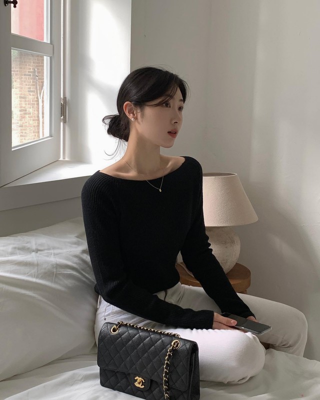 Mặc 5 kiểu trang phục n&agrave;y, chị em cứ b&uacute;i t&oacute;c l&agrave; đẹp nhất - Ảnh 1.