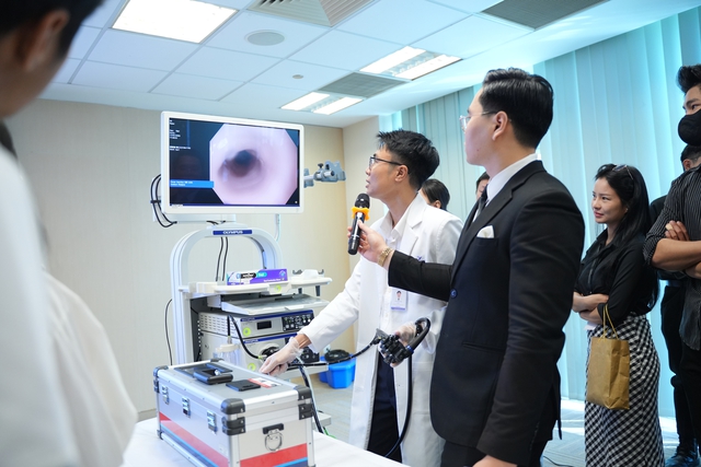 Đi kh&aacute;m v&igrave; t&aacute;o b&oacute;n, ti&ecirc;u chảy, bệnh nh&acirc;n TP.HCM ph&aacute;t hiện 11 polyp ti&ecirc;u ho&aacute;: B&aacute;c sĩ cảnh b&aacute;o dấu hiệu ung thư sớm - Ảnh 1.