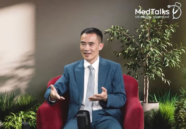 Nhiều chị em 30-40 tuổi vừa nâng ngực, vừa mê Pickleball: Bác sĩ cho chơi hay bảo nghỉ? - Ảnh 1.