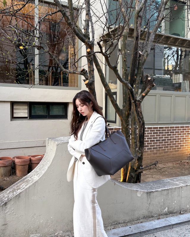 Cách mặc đồ trắng chuẩn sang xịn mịn với 5 công thức phối đồ dễ dàng - Ảnh 10.