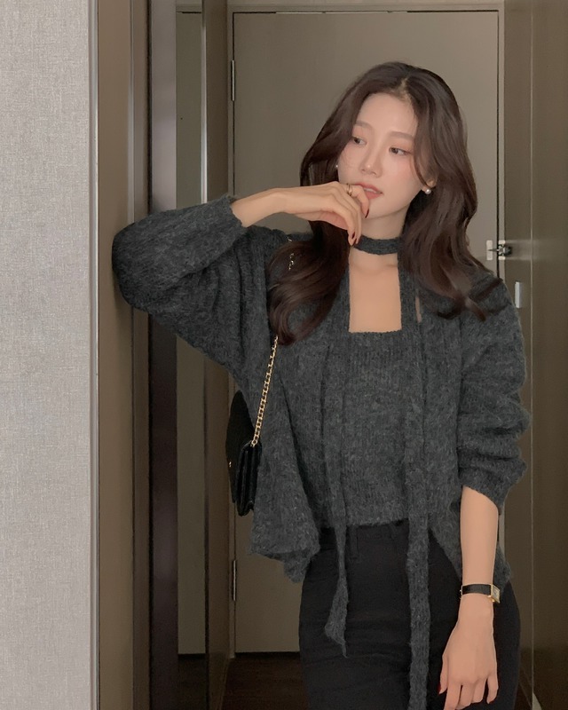 Cách mix áo cardigan sành điệu cho mọi hoàn cảnh trong mùa xuân 2026 - Ảnh 6. Cách mix áo cardigan sành điệu cho mọi hoàn cảnh trong mùa xuân 2026 - Ảnh 6.