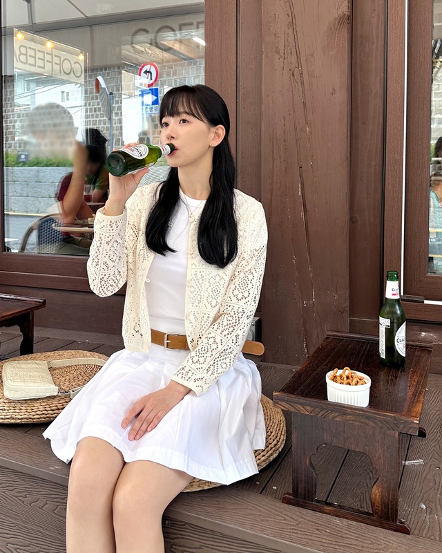 Kang Han Na: Ác nữ trên màn ảnh và phong cách thời trang nữ tính ngòai đời - Ảnh 9. Kang Han Na: Ác nữ trên màn ảnh và phong cách thời trang nữ tính ngòai đời - Ảnh 9.