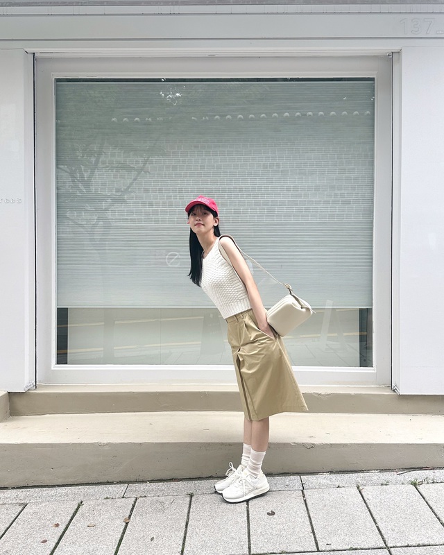 Kang Han Na: Ác nữ trên màn ảnh và phong cách thời trang nữ tính ngòai đời - Ảnh 8. Kang Han Na: Ác nữ trên màn ảnh và phong cách thời trang nữ tính ngòai đời - Ảnh 8.