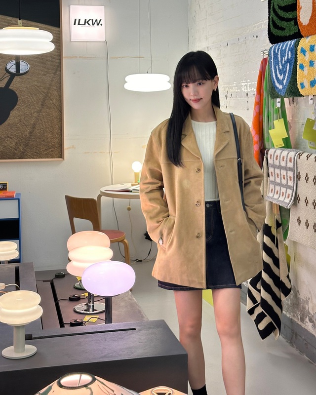 Kang Han Na: Ác nữ trên màn ảnh và phong cách thời trang nữ tính ngòai đời - Ảnh 7. Kang Han Na: Ác nữ trên màn ảnh và phong cách thời trang nữ tính ngòai đời - Ảnh 7.