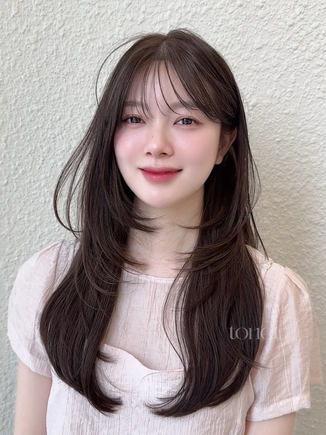 Giờ đi đâu cũng thấy tóc uốn cụp: 5 Kiểu tóc siêu nữ tính cho mùa Tết - Ảnh 3.