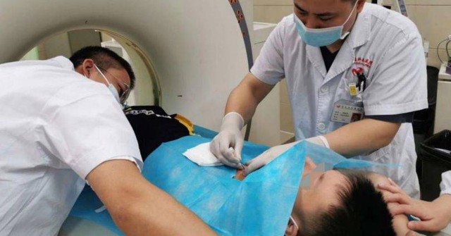 Cơn ho tưởng v&ocirc; hại của cậu b&eacute; 15 tuổi v&agrave; chẩn đo&aacute;n khiến cả gia đ&igrave;nh sụp đổ - Ảnh 1.