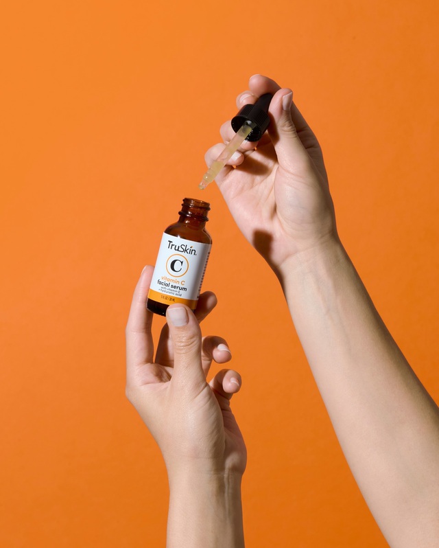 5 lọ serum vitamin C bình dân: Sáng nào cũng bôi sẽ giúp chống lão hóa mạnh hơn, 