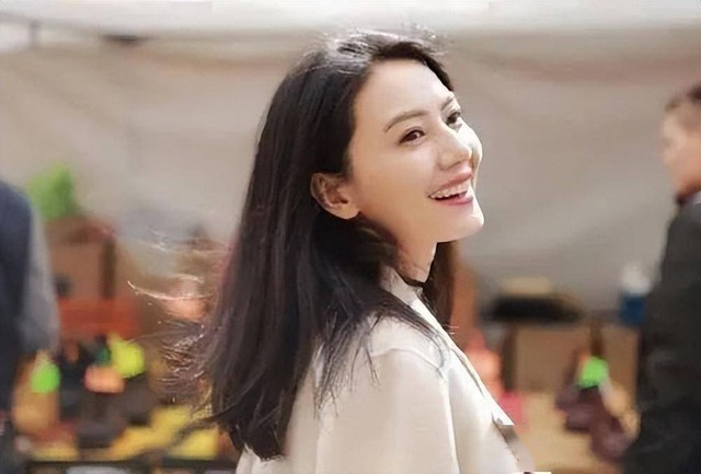 Ngoài 35 tuổi, tôi mới hiểu vì sao phụ nữ không nên sống quá tiết kiệm: Làn da, mái tóc “xuống cấp” chỉ vì thiếu một thứ này - Ảnh 1.