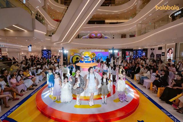 Nơi những bước catwalk tí hon chắp cánh cho đam mê lớn: Dấu ấn rực rỡ tại Balabala Fashion Show 2026 - Ảnh 1.