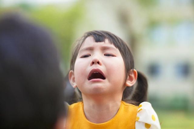 Dấu hiệu của 1 đứa trẻ đang bị nuôi dạy sai cách - Ảnh 1.