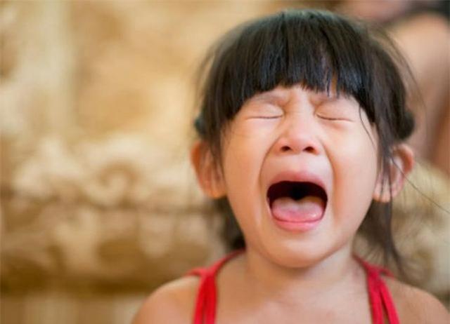 Dấu hiệu của 1 đứa trẻ đang bị nuôi dạy sai cách - Ảnh 2.
