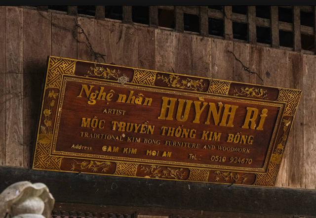 Hội An sau ánh đèn lồng: Gỗ, đất và lửa của một vùng đất được gìn giữ bằng đôi tay - Ảnh 1.