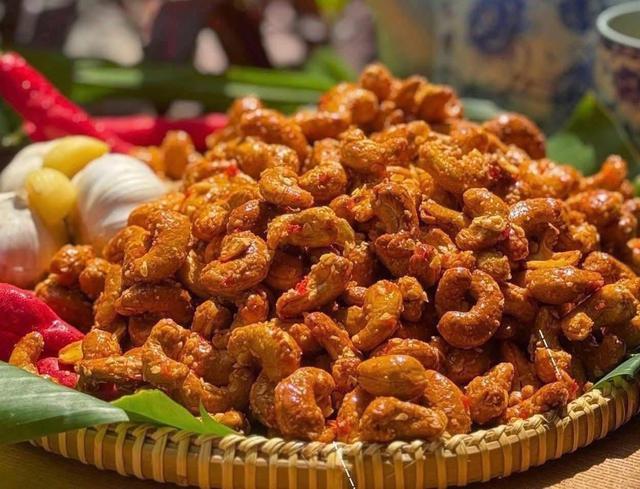3 thói quen ăn uống khiến da khô như da rắn - Ảnh 2.