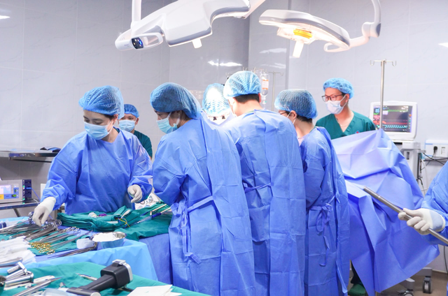Cô giáo trẻ 22 tuổi ra đi sau tai nạn, gia đình chọn cách trao món quà vô giá cho những người xa lạ - Ảnh 4.