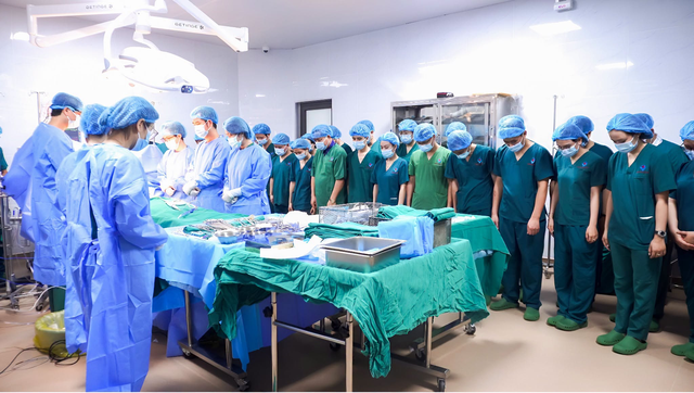 Cô giáo trẻ 22 tuổi ra đi sau tai nạn, gia đình chọn cách trao món quà vô giá cho những người xa lạ - Ảnh 1.