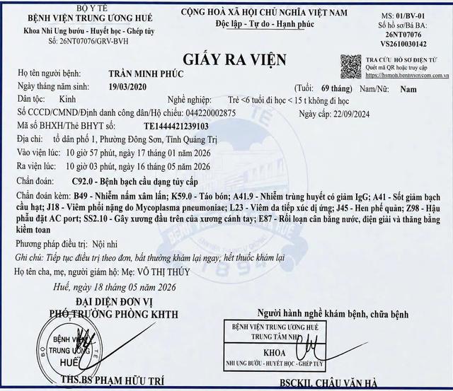 &Aacute;nh mắt cầu cứu của b&eacute; trai 6 tuổi mắc bệnh hiểm ngh&egrave;o, kh&ocirc;ng tiền cứu chữa - Ảnh 3.