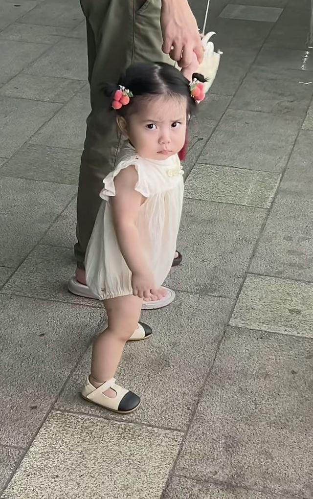 Trẻ có cảm thấy an toàn trong chính ngôi nhà của mình hay không, hãy nhìn vào 3 điều nhỏ này - Ảnh 1.