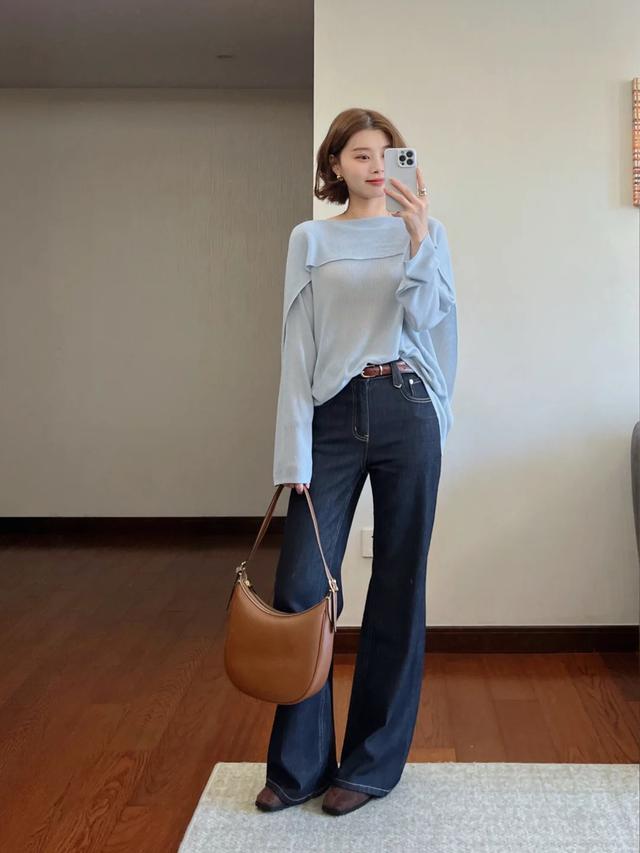 Công sở mùa thu với baby blue: Công thức old money giúp diện mạo trẻ trung mà vẫn thanh lịch - Ảnh 2.
