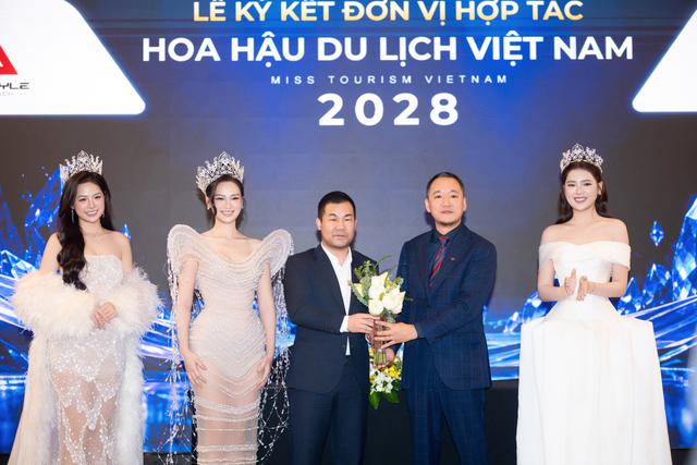 Hoa hậu Ngọc Hân, NSƯT Việt Anh ngồi ghế nóng Hoa hậu Du lịch Việt Nam - Ảnh 6.