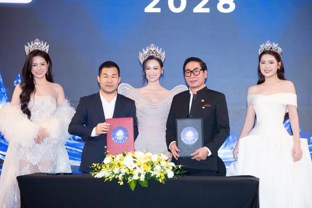 Hoa hậu Ngọc Hân, NSƯT Việt Anh ngồi ghế nóng Hoa hậu Du lịch Việt Nam - Ảnh 2. Hoa hậu Ngọc Hân, NSƯT Việt Anh ngồi ghế nóng Hoa hậu Du lịch Việt Nam - Ảnh 2.