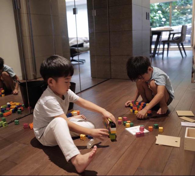 Những cách cư xử của bố mẹ khiến con cái thui chột dần sự tự tin: Nếu không thay đổi sẽ làm ảnh hưởng đến tương lai của con - Ảnh 4.