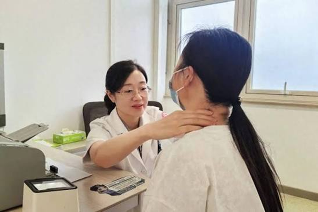 Nữ sinh 15 tuổi mắc ung thư tuyến giáp di căn hạch vì duy trì thói quen ngủ vào đúng khung giờ này - Ảnh 1.