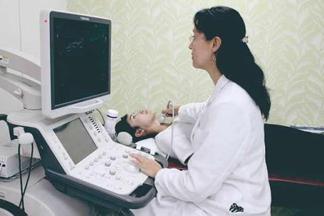 Nữ sinh 15 tuổi mắc ung thư tuyến giáp di căn hạch vì duy trì thói quen ngủ vào đúng khung giờ này - Ảnh 3.