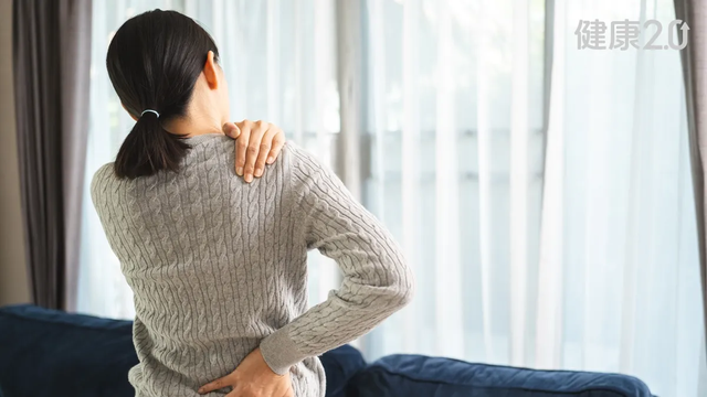 Phụ nữ m&atilde;n kinh n&ecirc;n uống loại nước &eacute;p n&agrave;y để trẻ h&oacute;a mạch m&aacute;u: Hiệu quả sau 7 ng&agrave;y nhưng c&oacute; 2 nh&oacute;m người cần thận trọng - Ảnh 2.