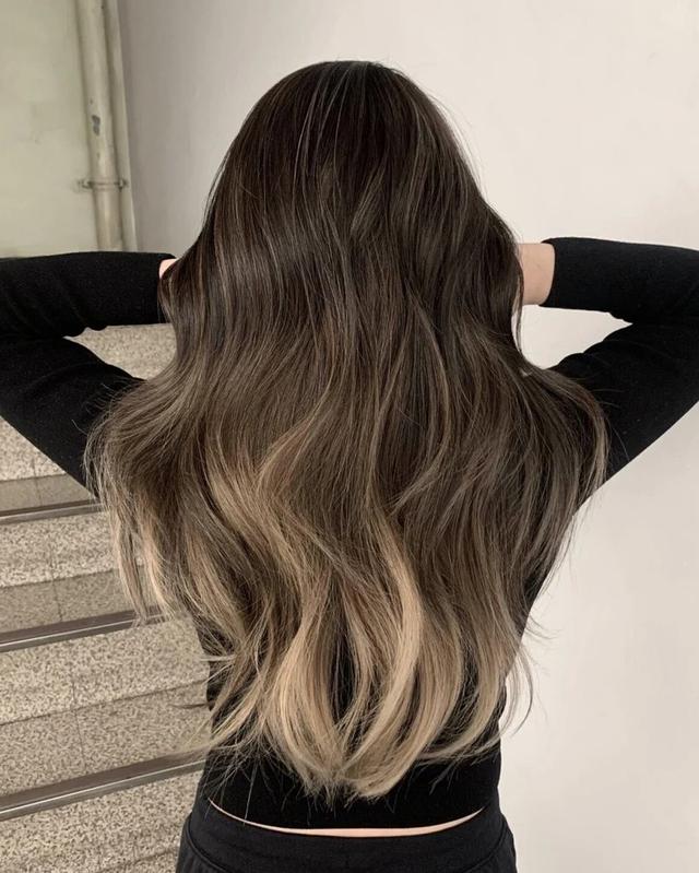 Nâu xám hạt dẻ: Màu tóc “nịnh” da vàng được hội mê tóc Nhật – Hàn săn đón - Ảnh 11.