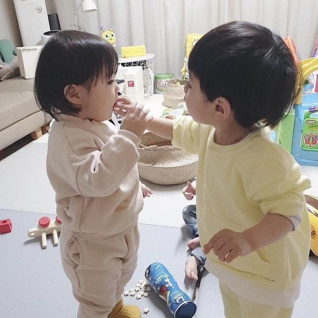 Em bé được các cụ khen “có phúc” thường có những đặc điểm này - Ảnh 2.